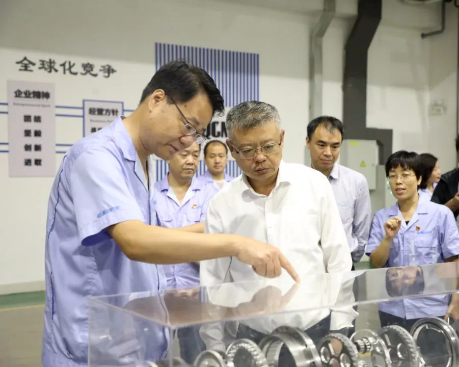 【集團(tuán)資訊】陜西證監(jiān)局黨委書記、局長魚向東一行蒞臨集團(tuán)調(diào)研指導(dǎo)工作