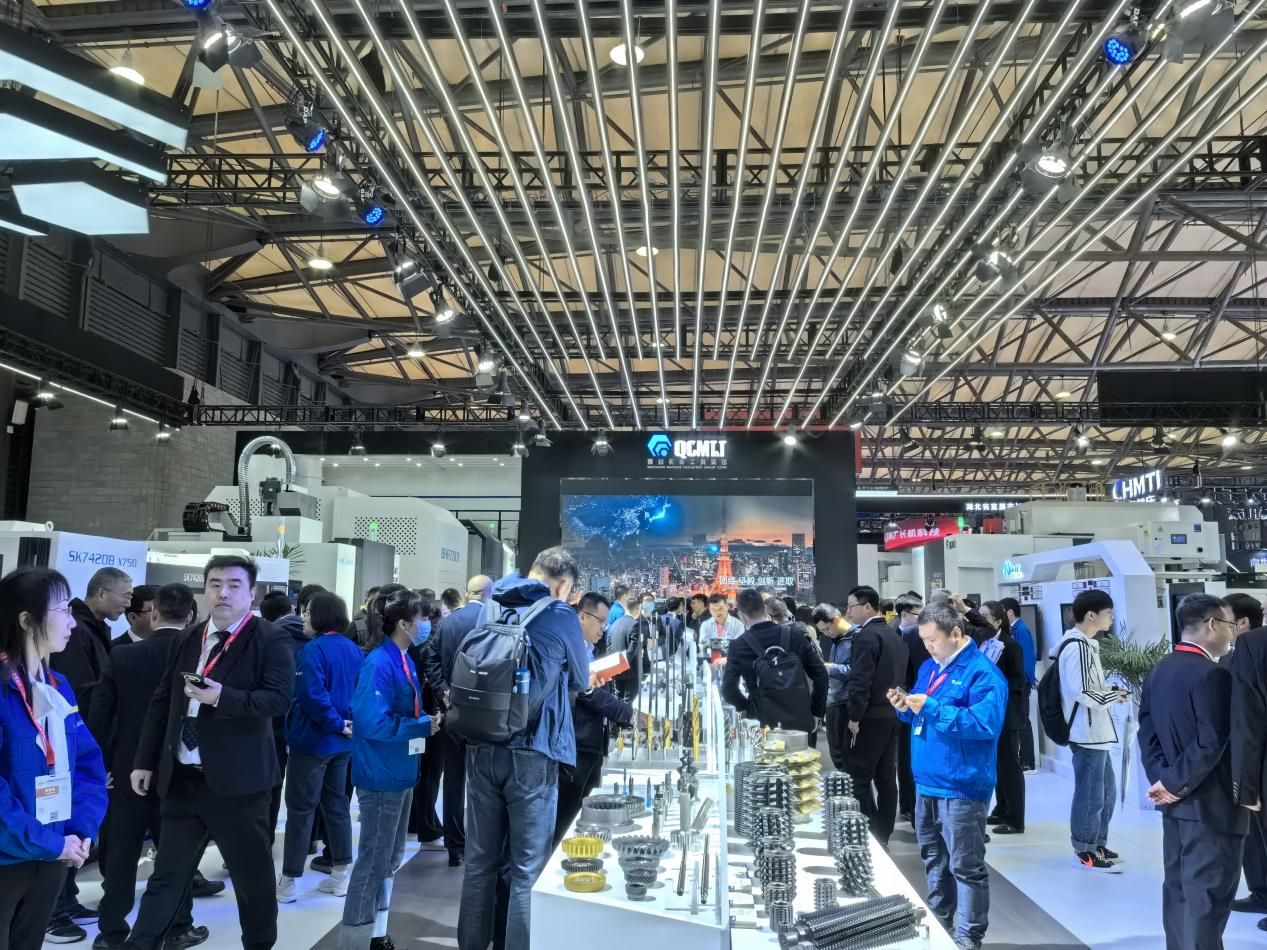 【中國工業(yè)報】秦川機床：智慧引領(lǐng)，勇?lián)圃鞆妵姑?></div>
                        <div   id=