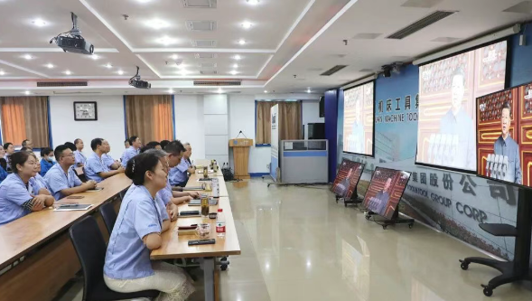 【集團資訊】集中觀看九三閱兵盛況！以實業報國踐行制造強國使命！